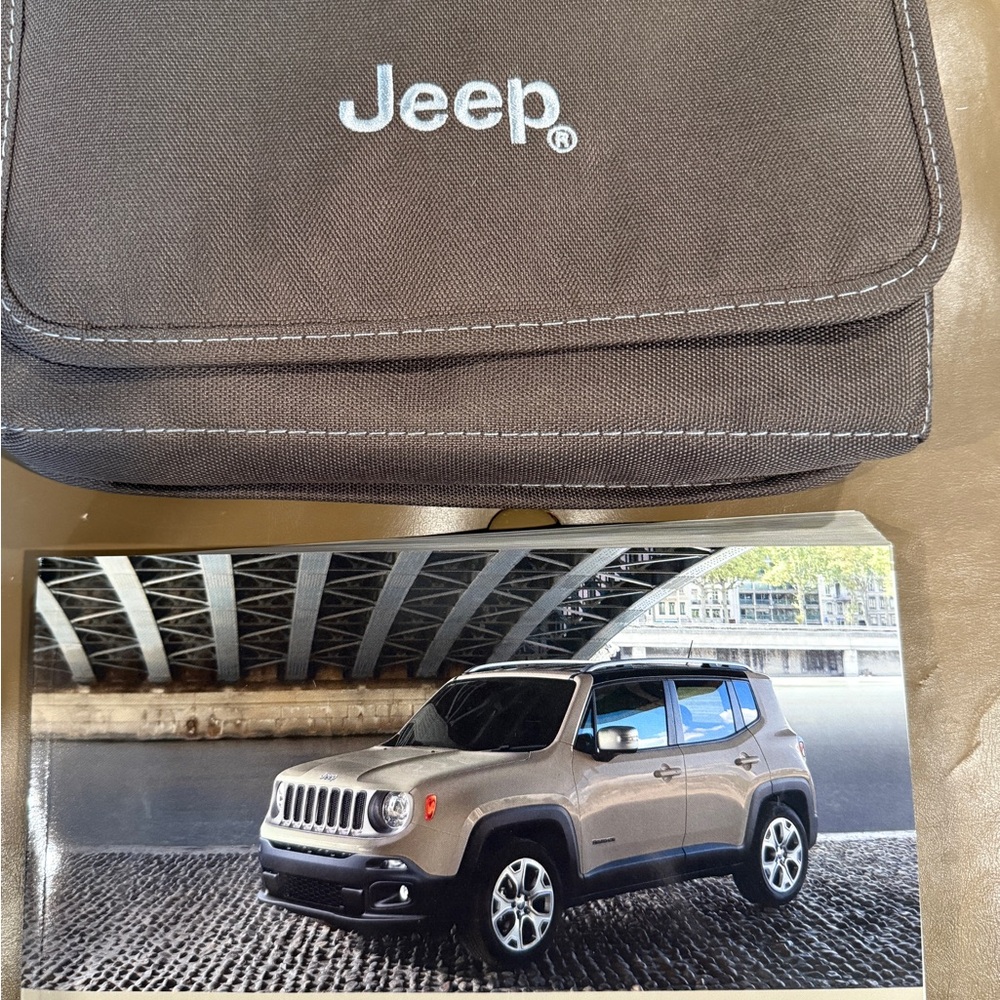 JEEP owners manual in Velcro pouch 2017